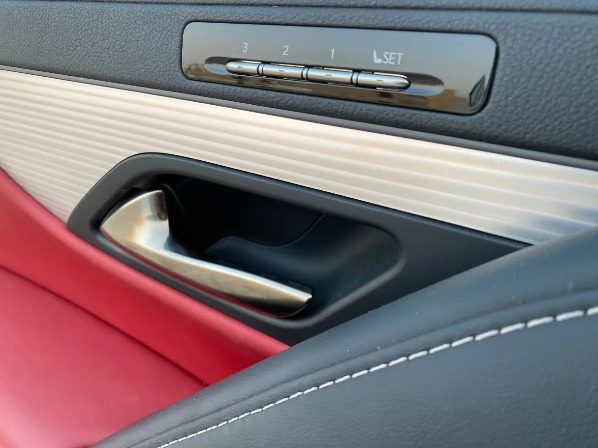 Car image 29