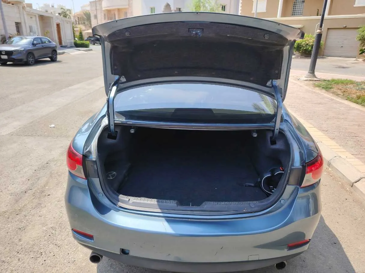 Car image 28
