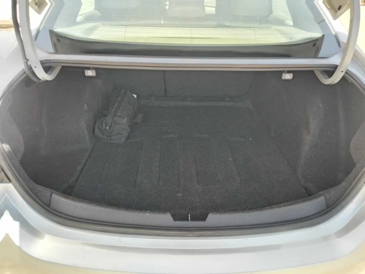 Car image 28