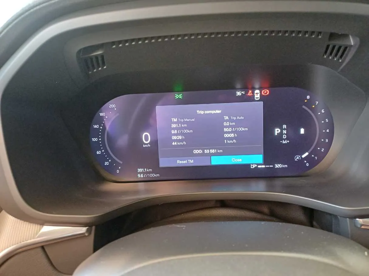 Car image 19