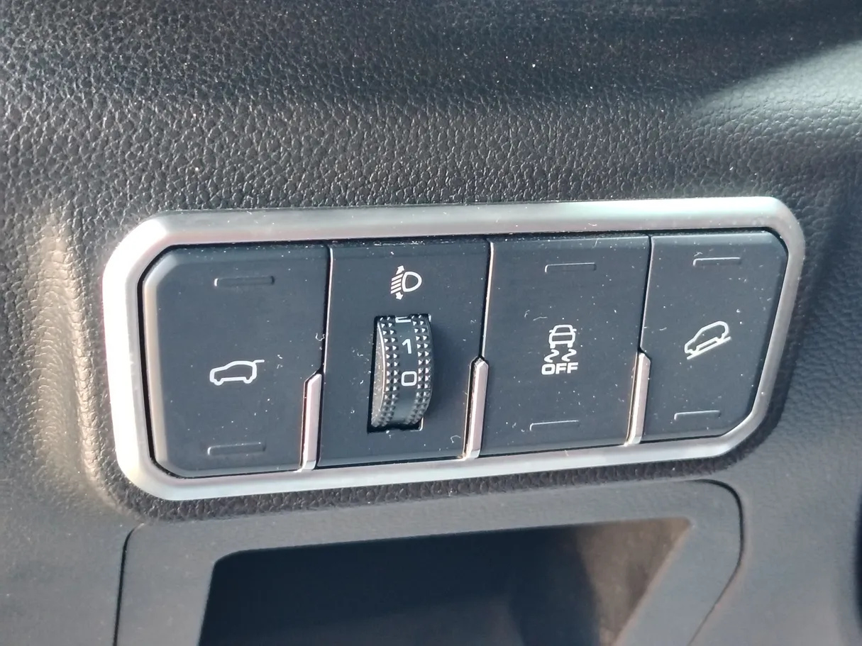 Car image 29