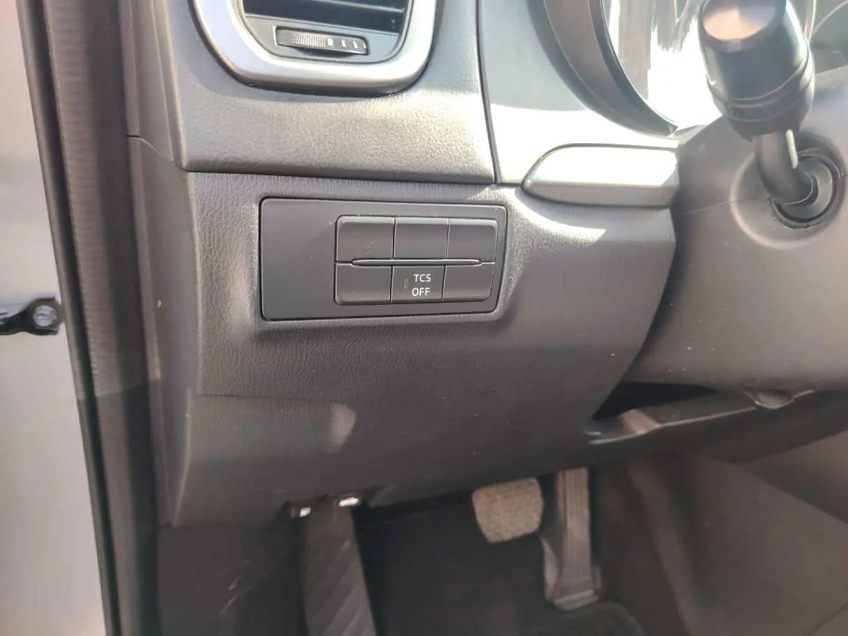 Car image 36