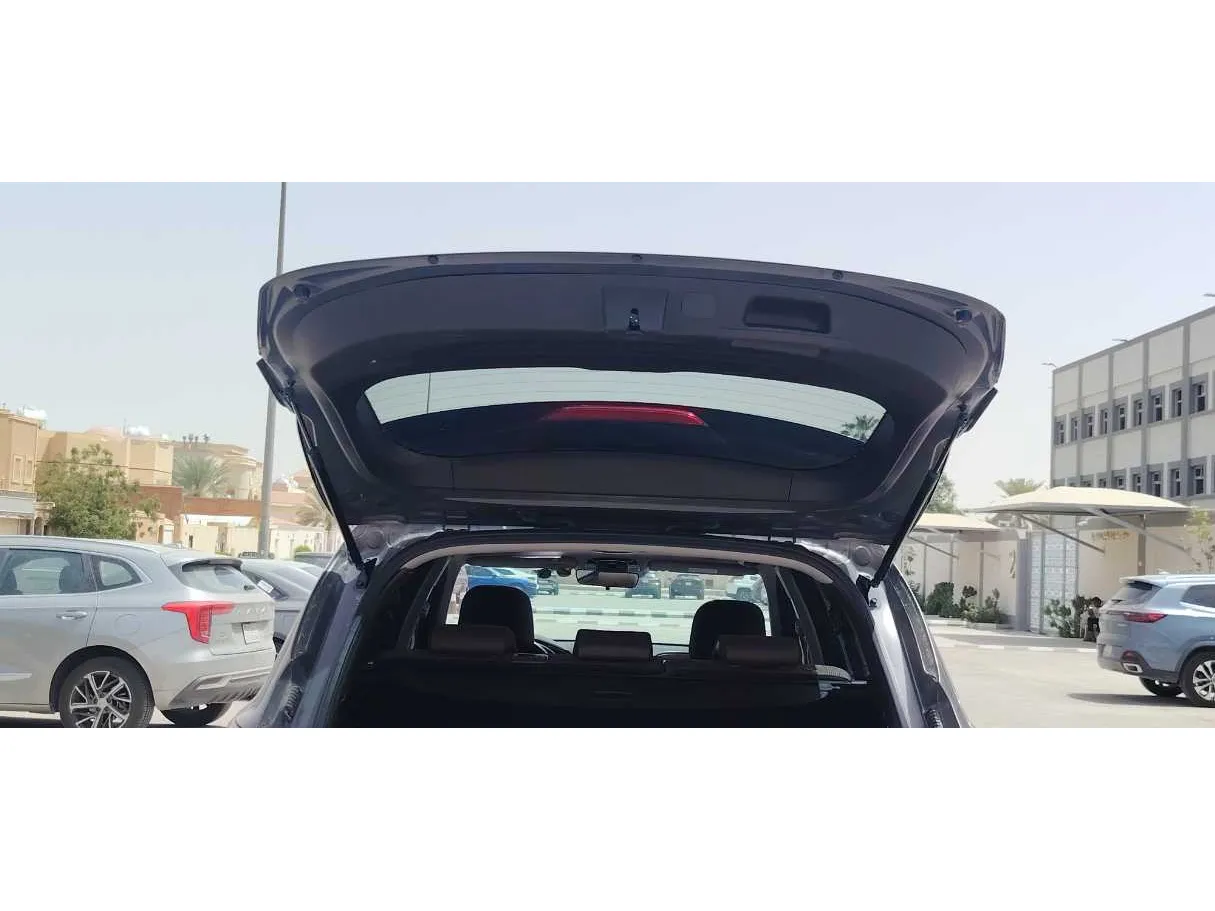 Car image 23