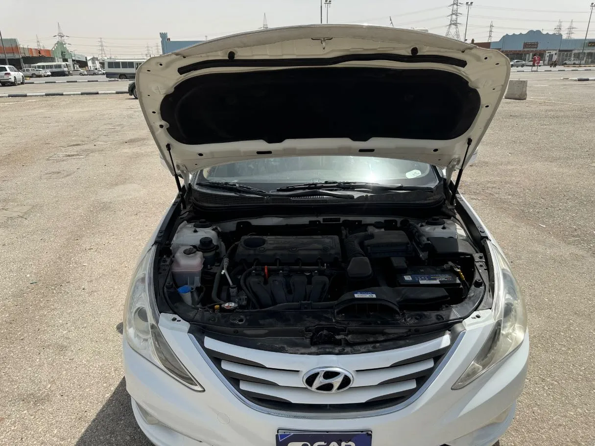 Car image 25