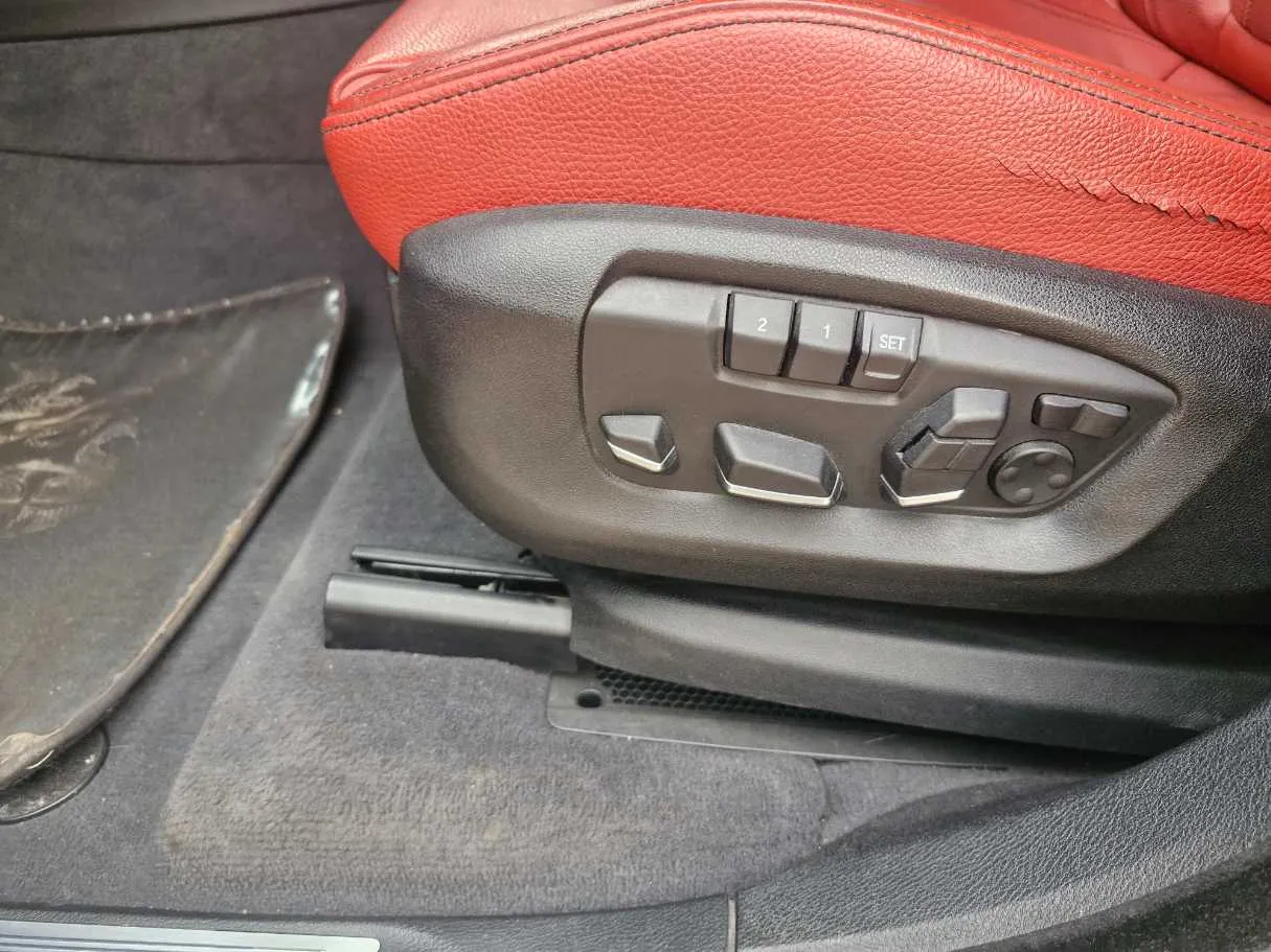Car image 22