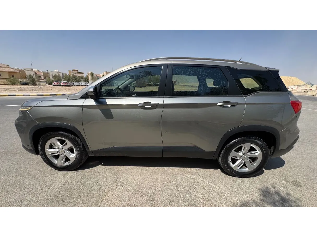 Car image 8