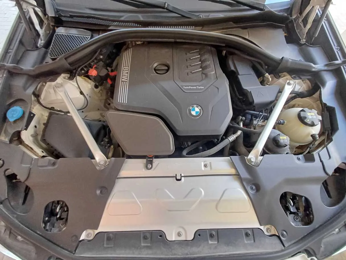 Car image 21