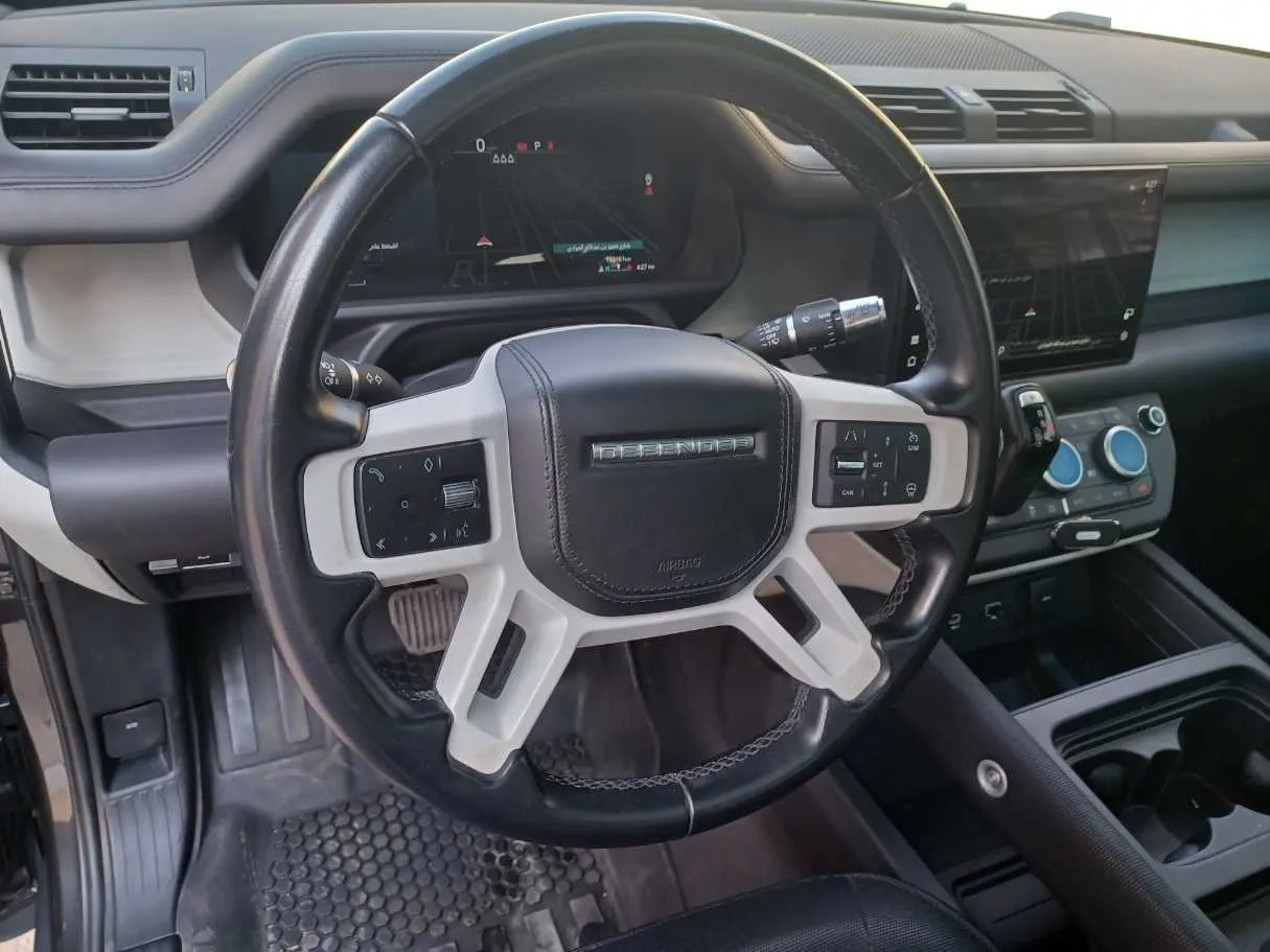 Car image 16