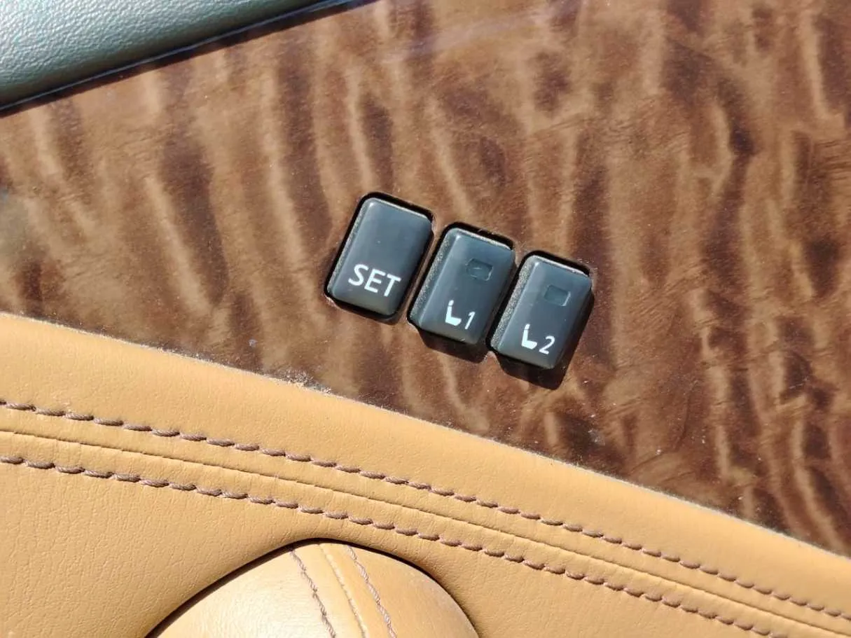 Car image 29