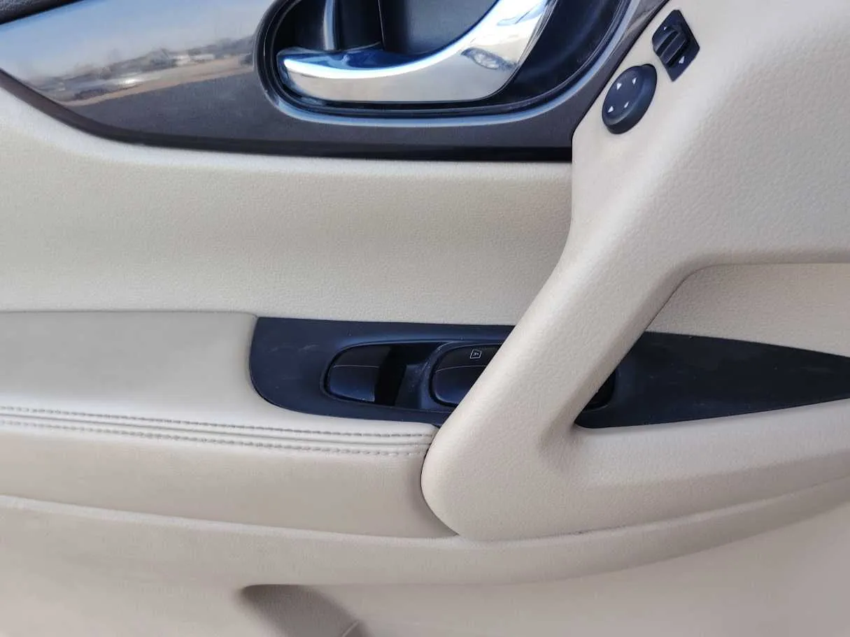 Car image 29