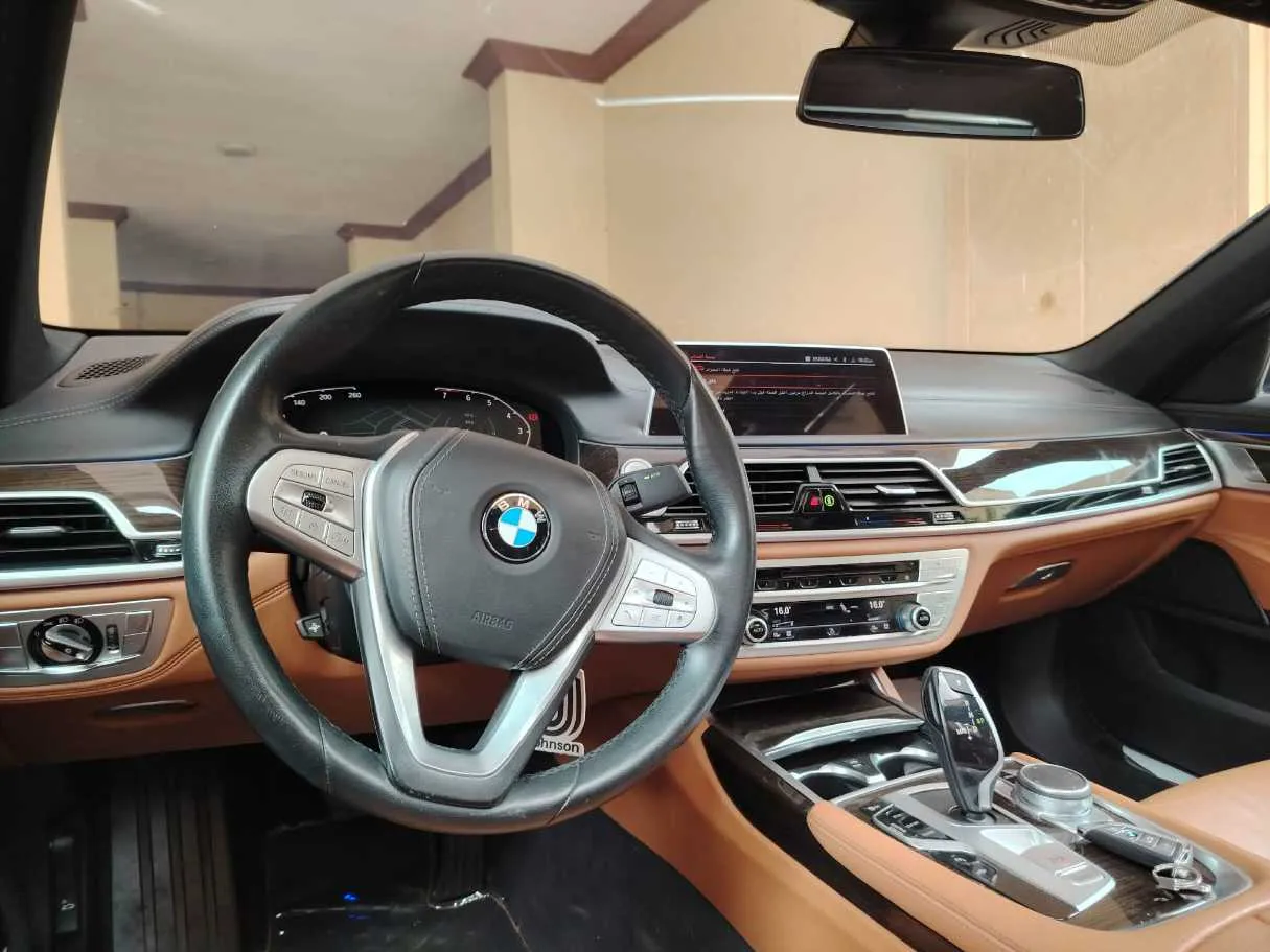 Car image 28