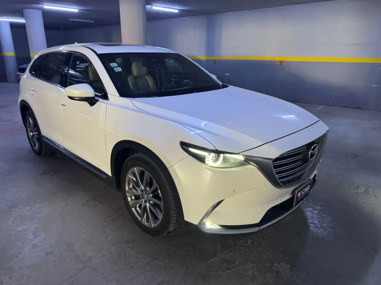 Car image 3