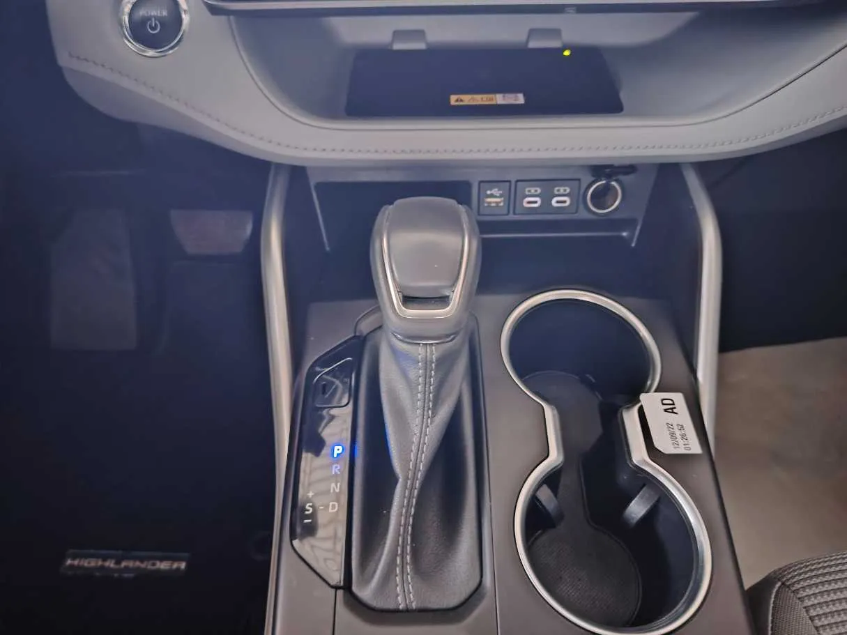 Car image 22