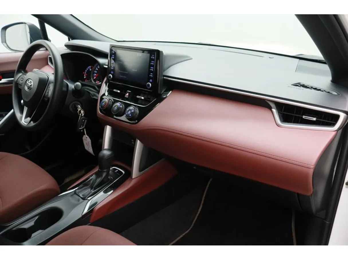 Car image 10