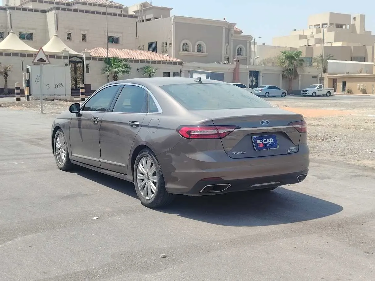 Car image 7