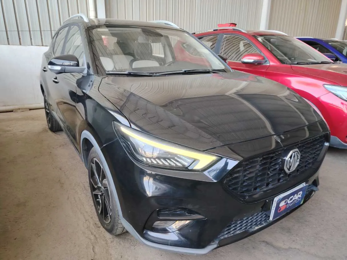 Car image 3