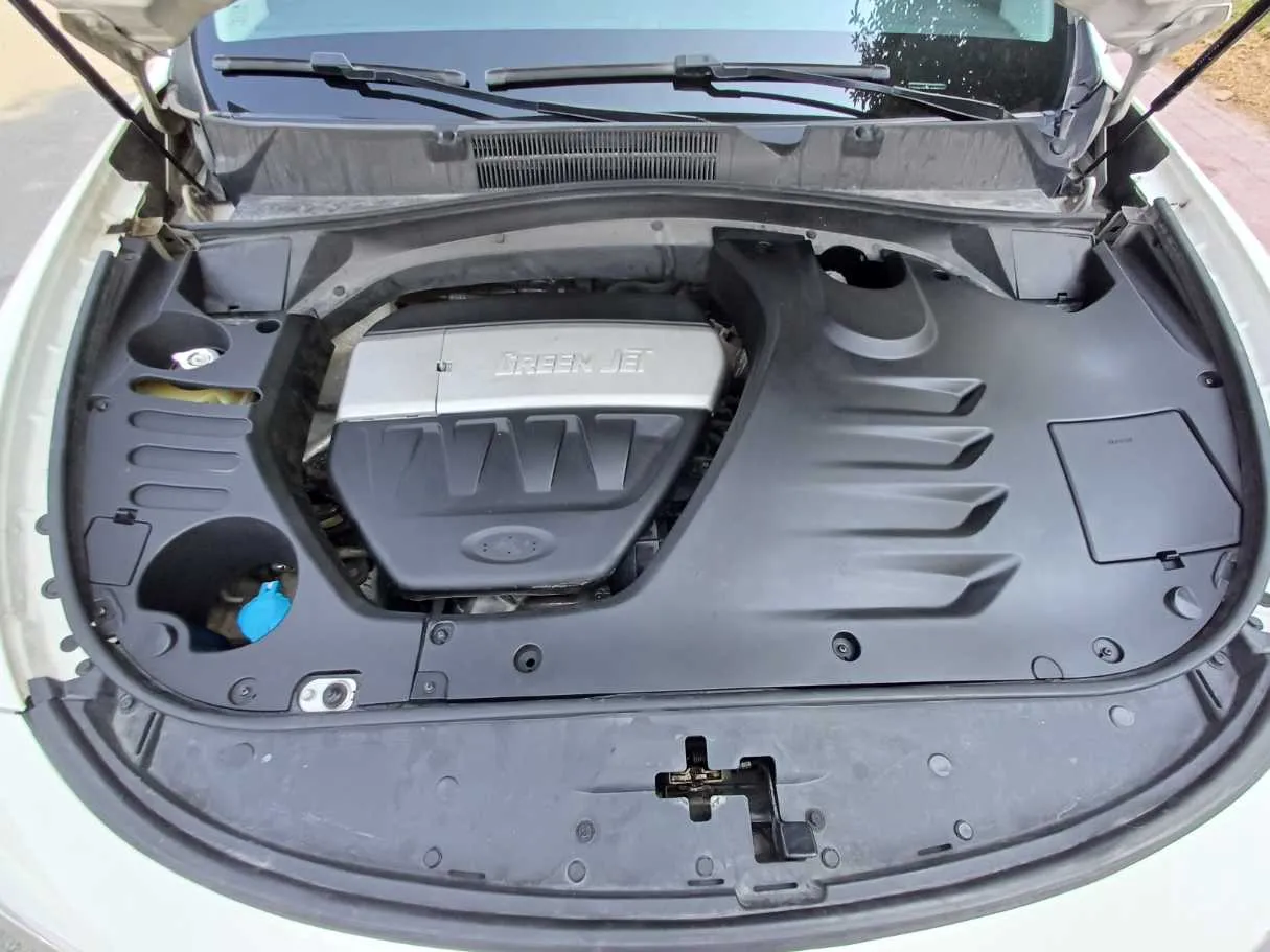 Car image 20