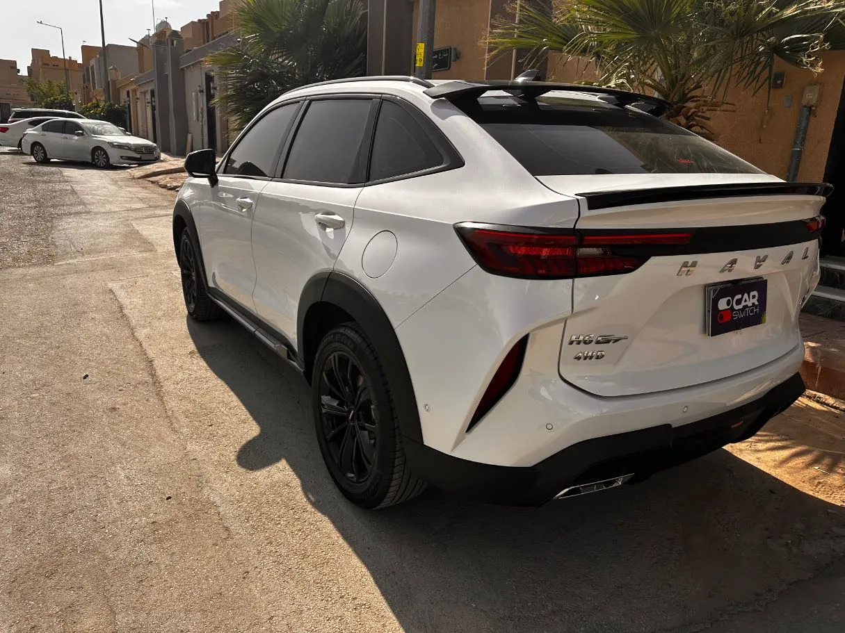 Car image 7