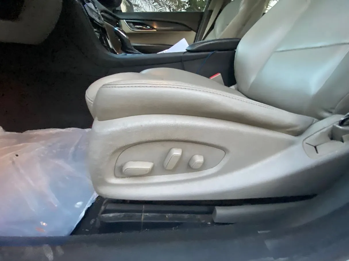 Car image 24