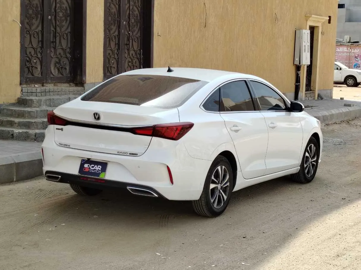 Car image 5