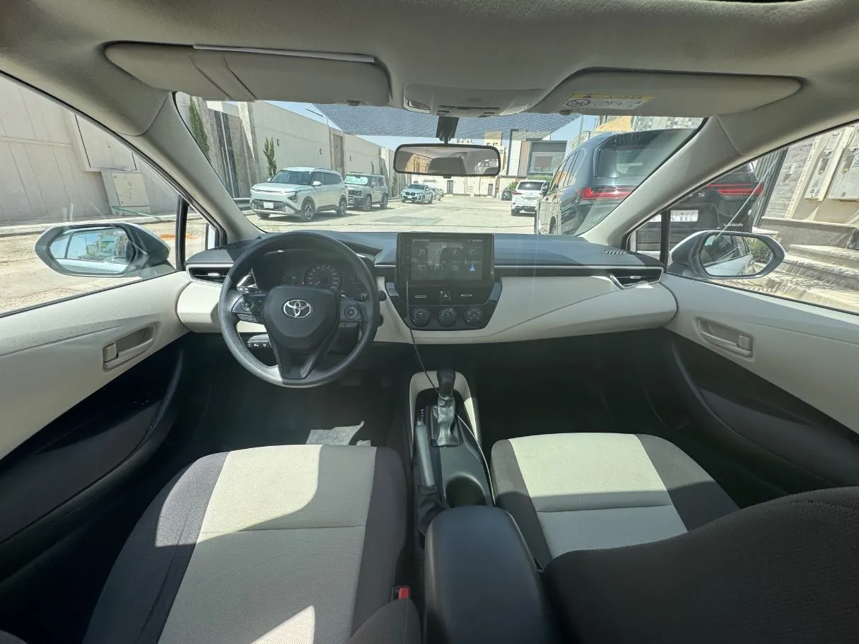 Car image 15