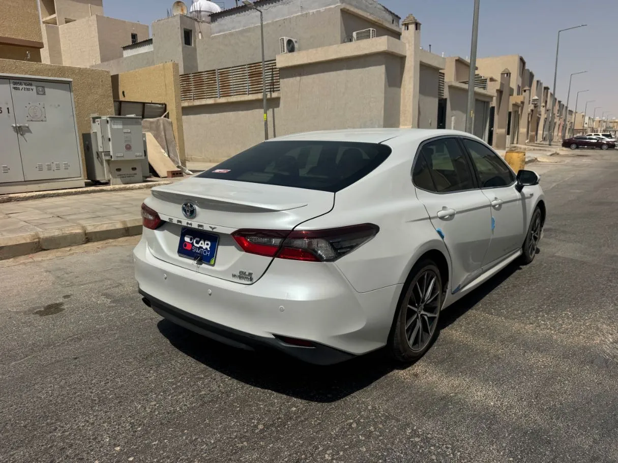 Car image 5