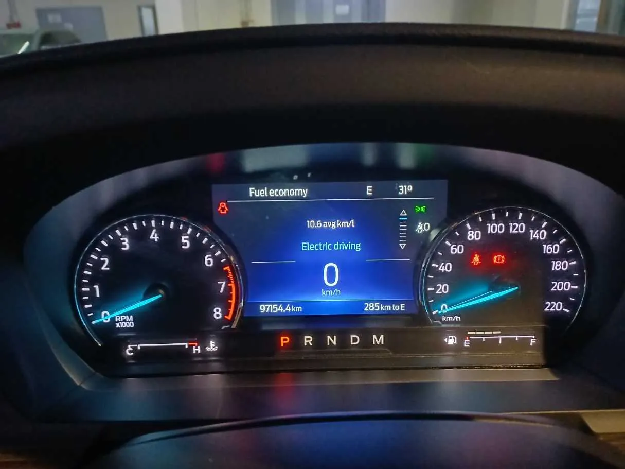 Car image 30