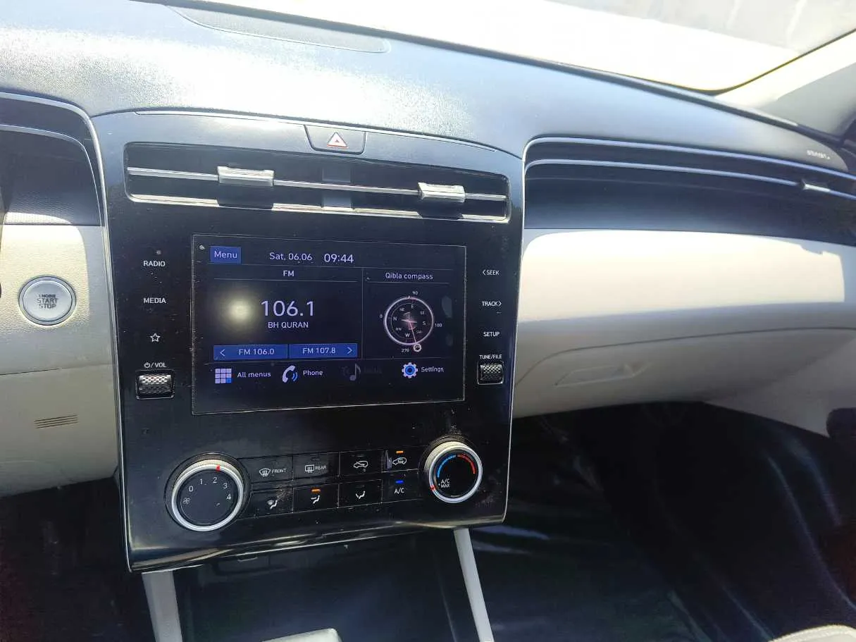 Car image 22