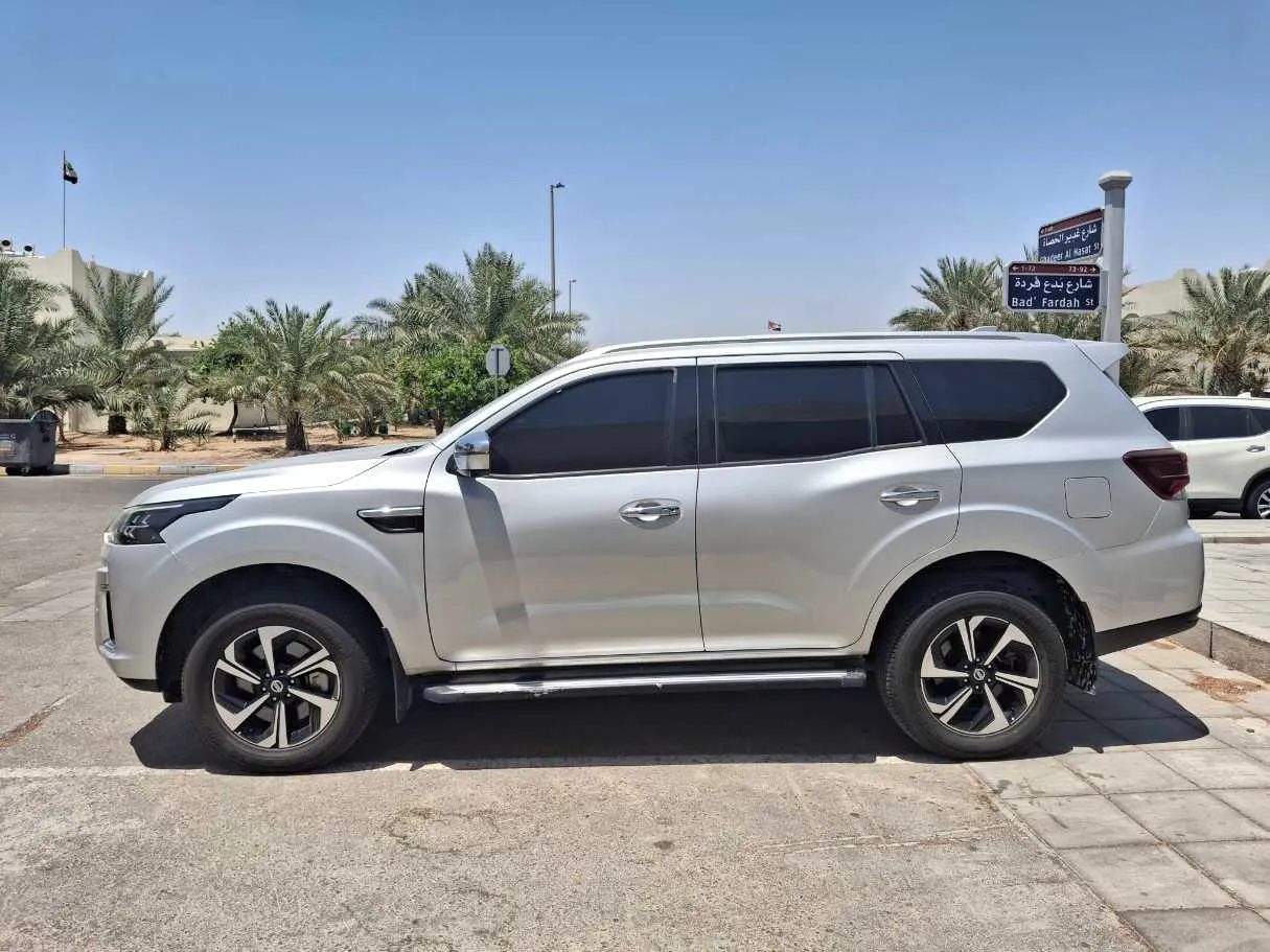Car image 8