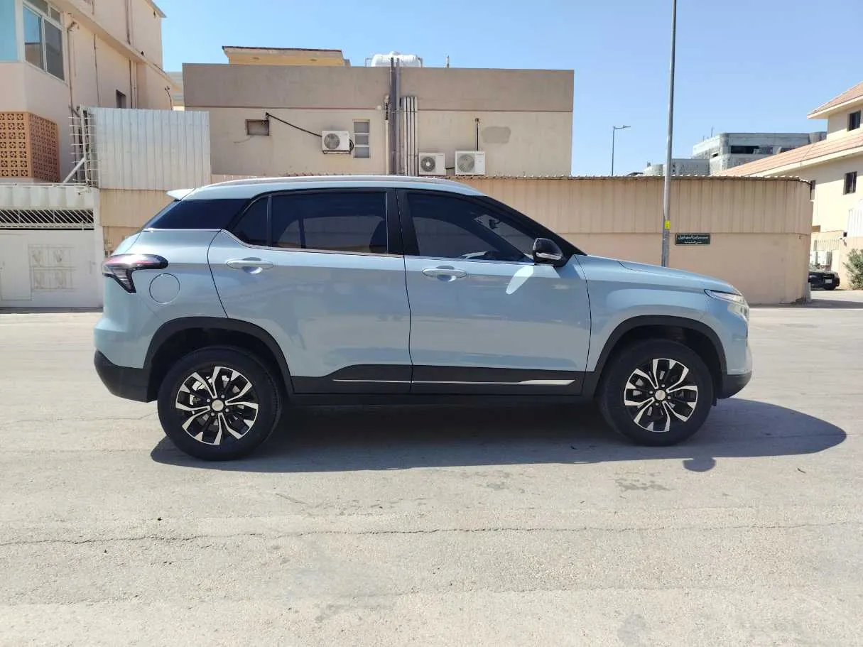 Car image 4
