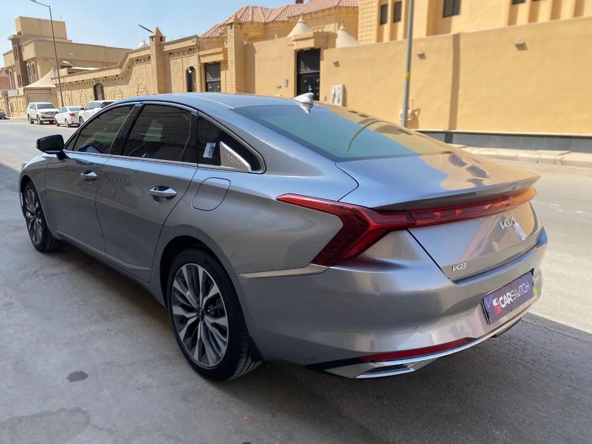 Car image 7
