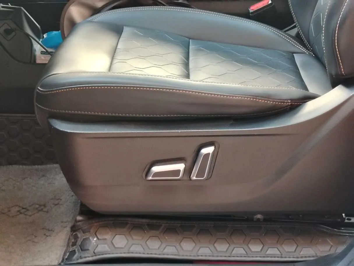 Car image 31
