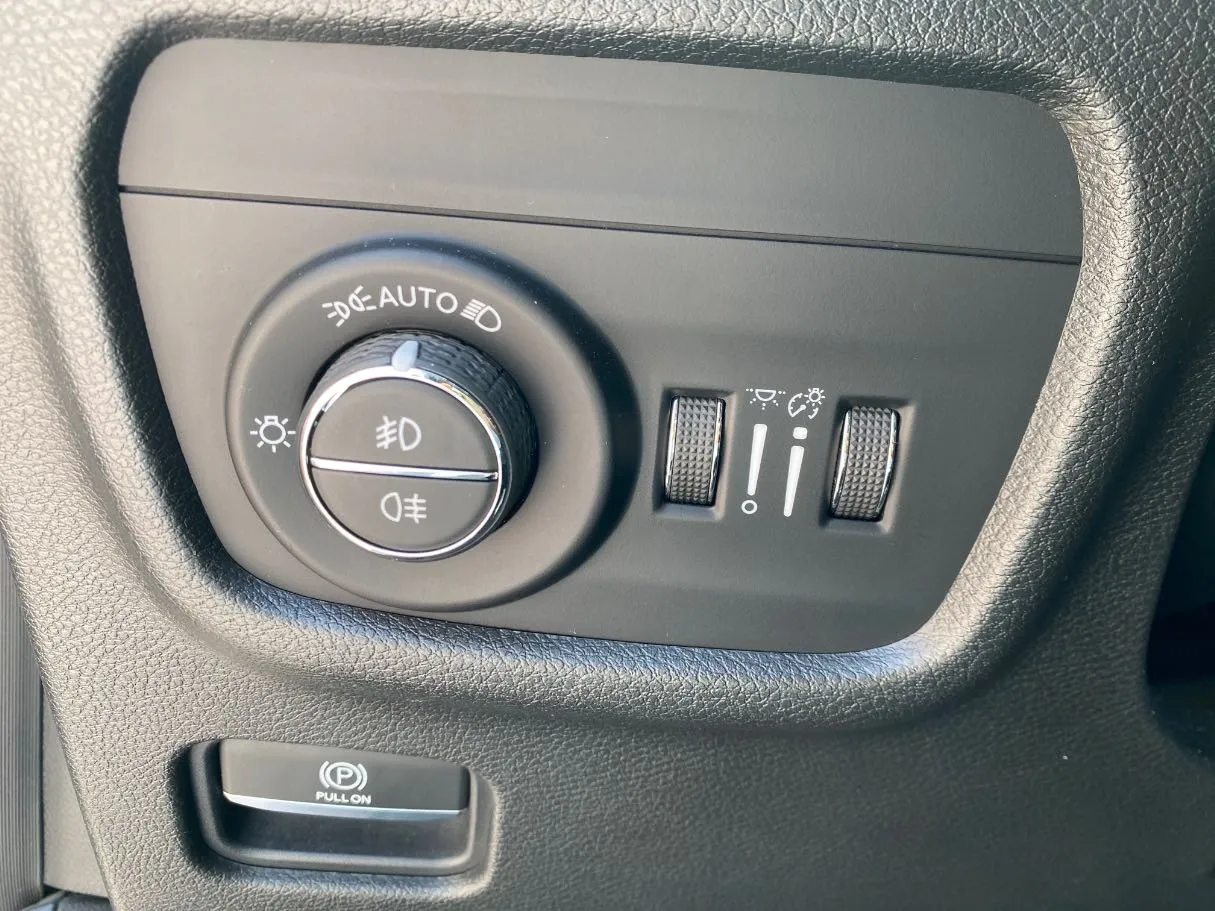 Car image 27