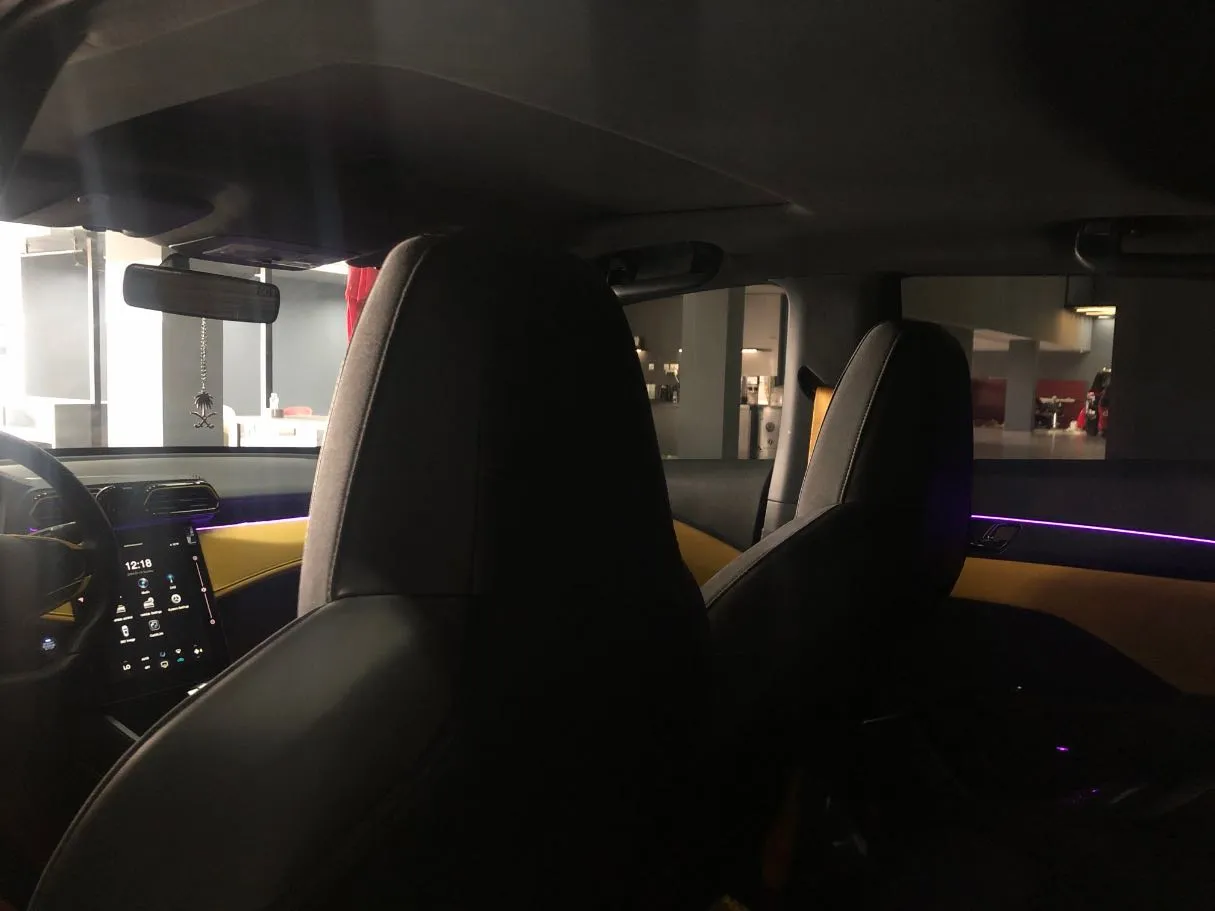 Car image 13