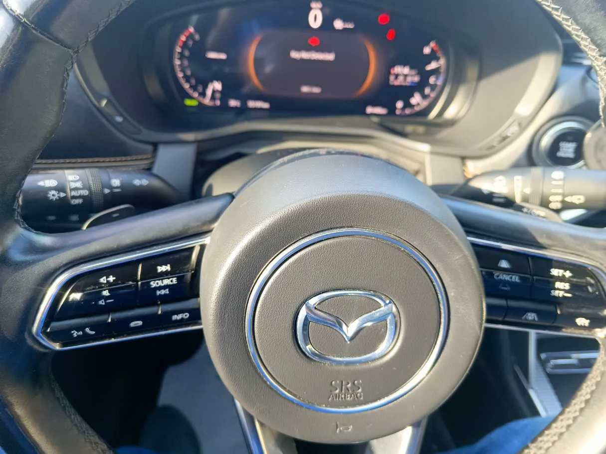 Car image 26