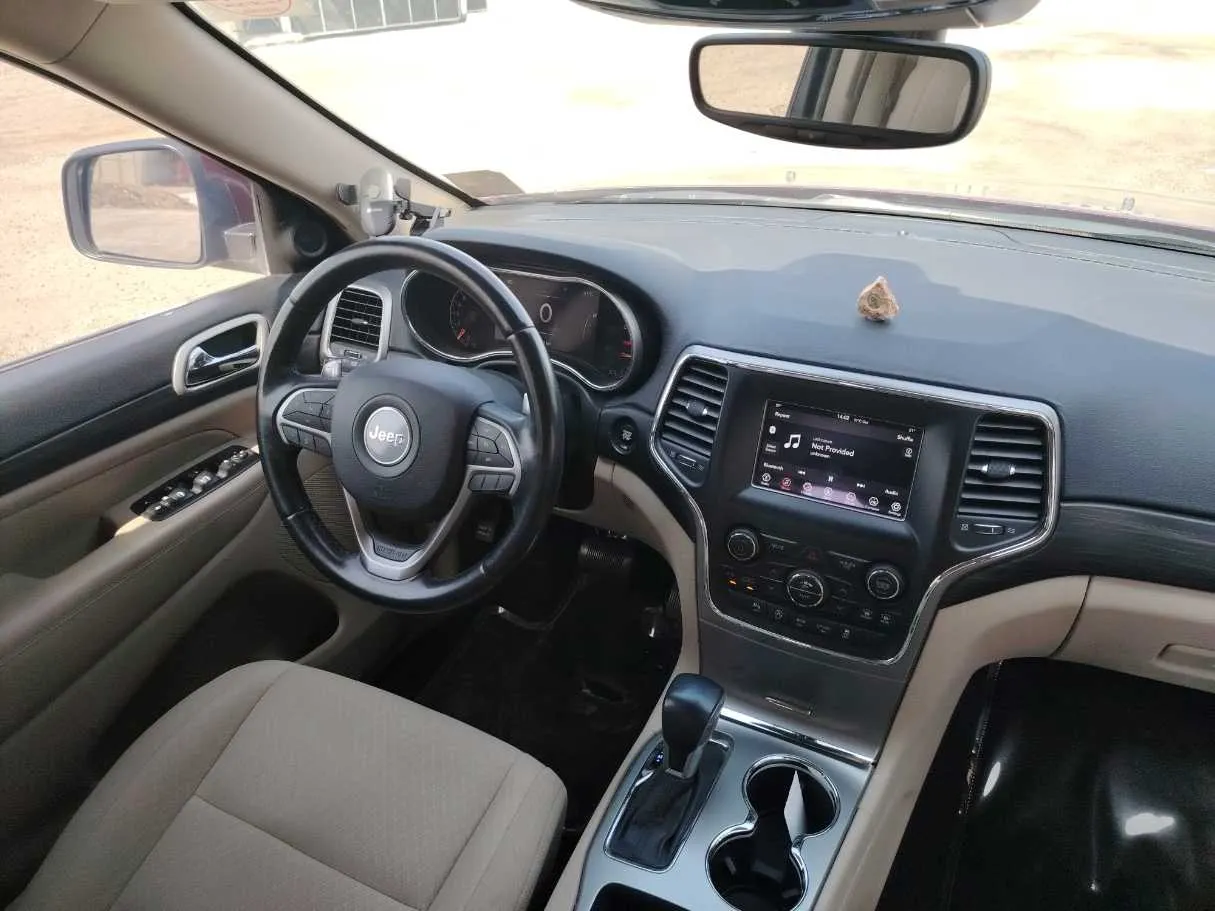 Car image 27