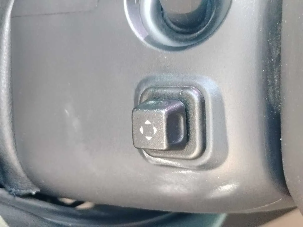 Car image 33