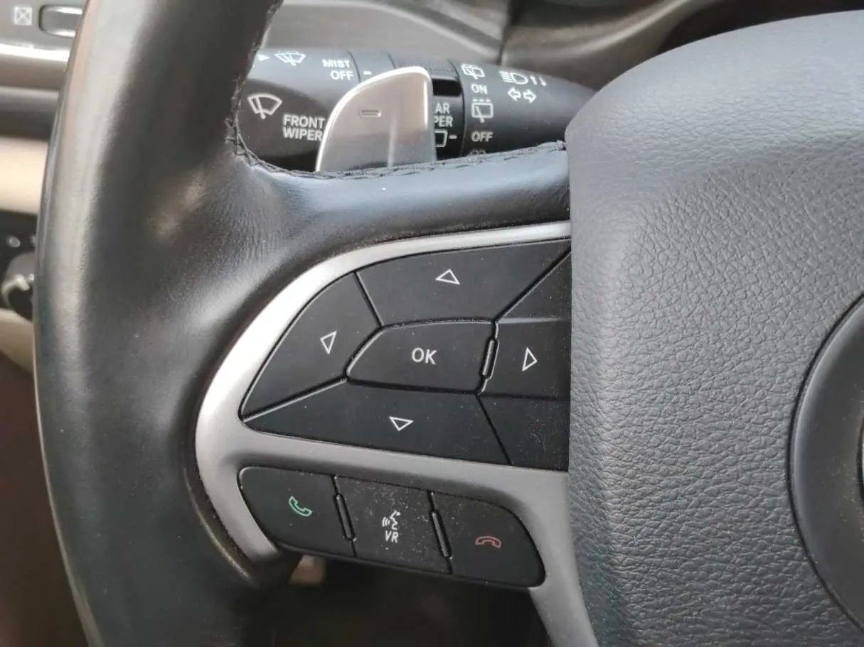 Car image 29