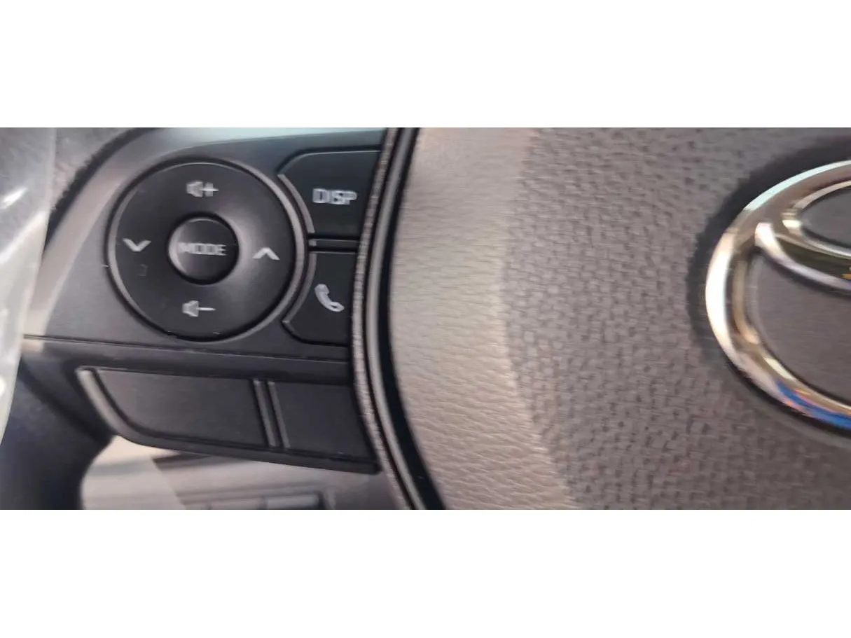 Car image 32