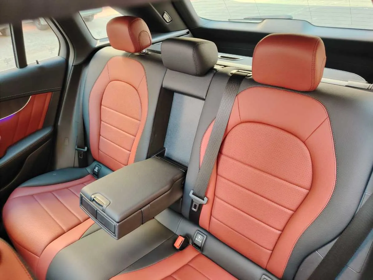 Car image 16