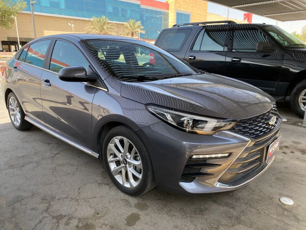Car image 3