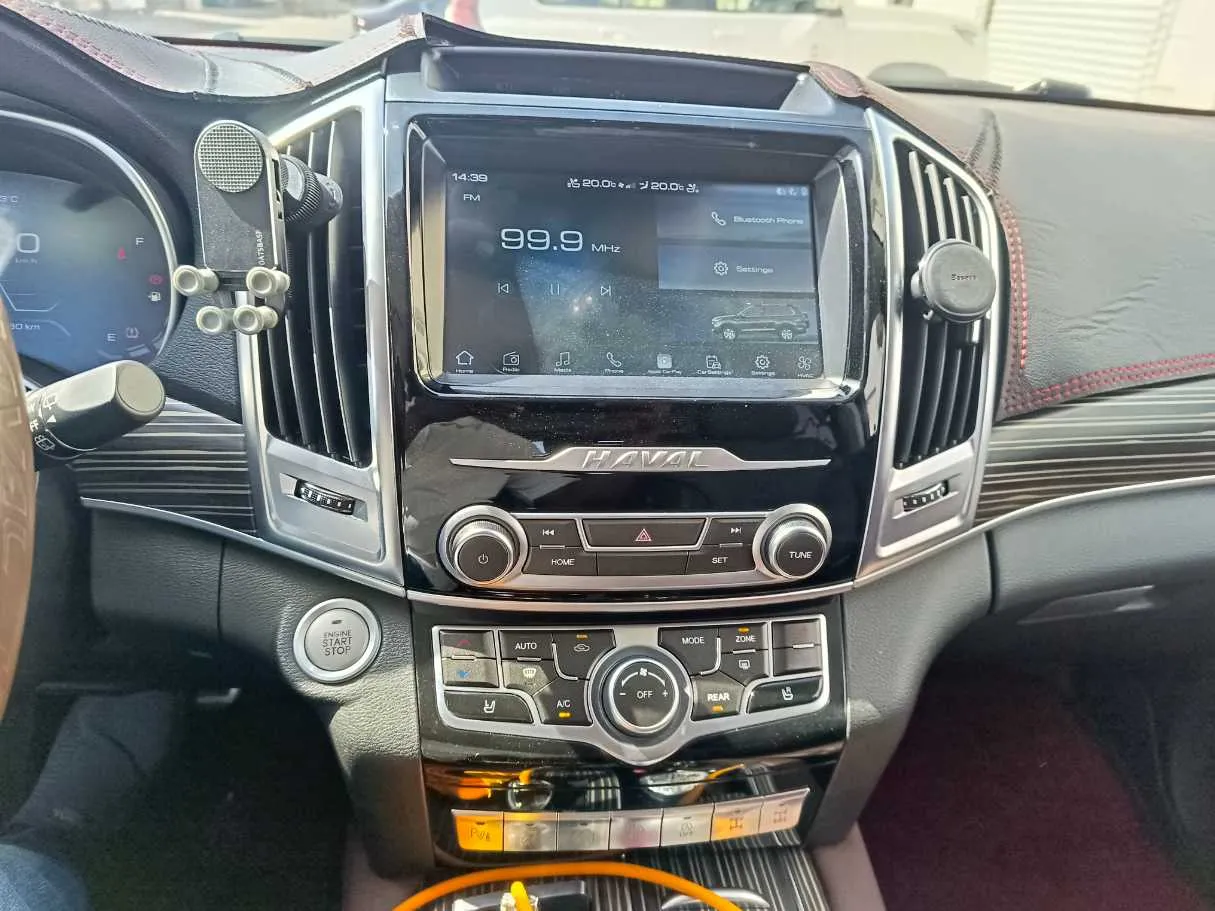 Car image 26
