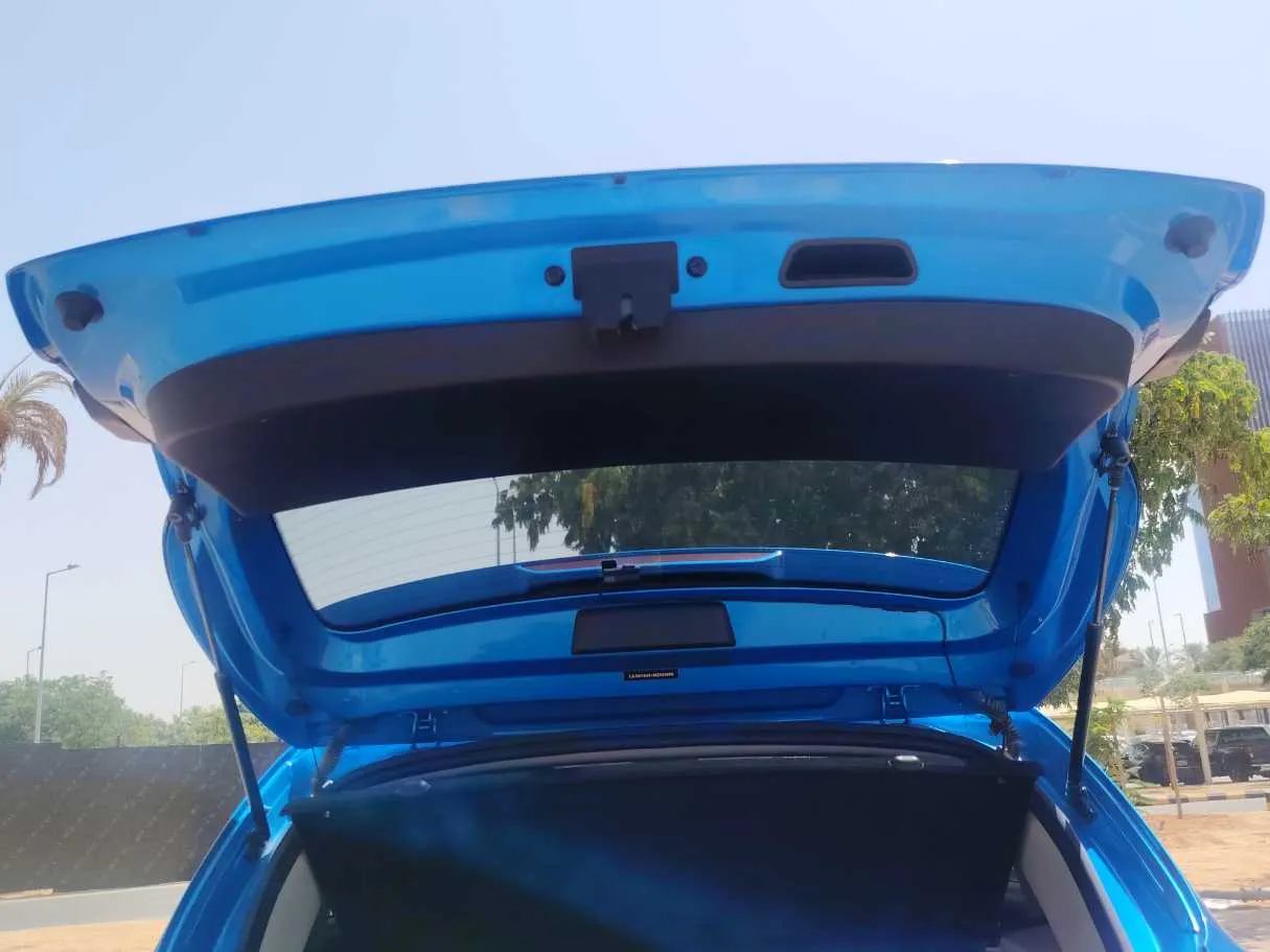 Car image 20