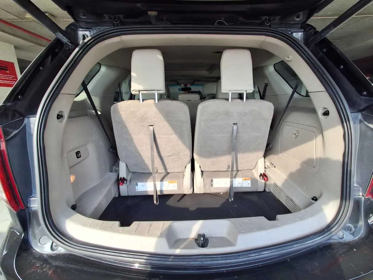 Car image 20
