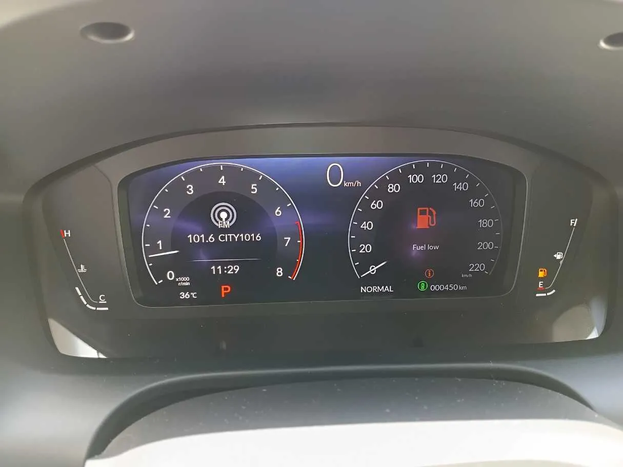 Car image 17