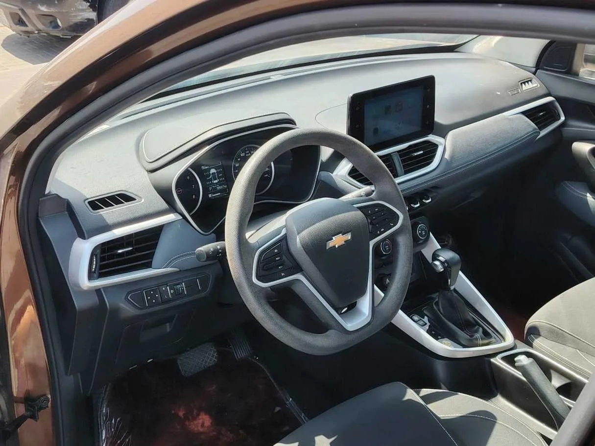 Car image 11