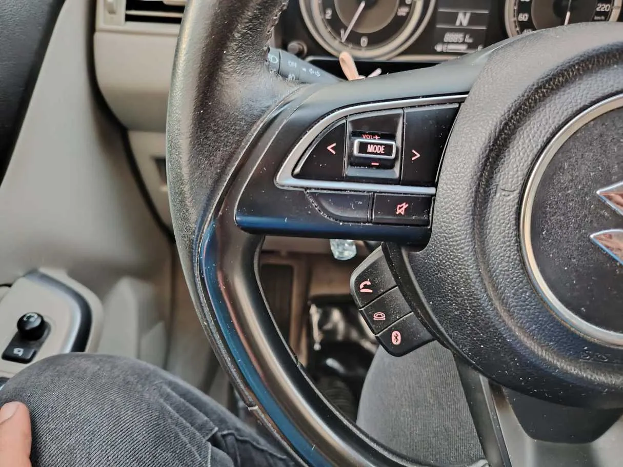 Car image 27
