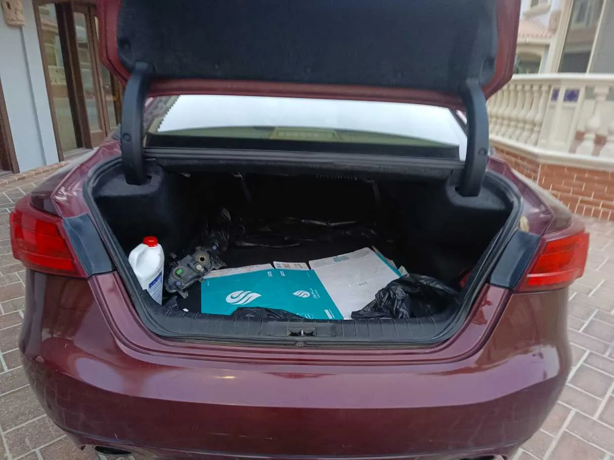 Car image 28