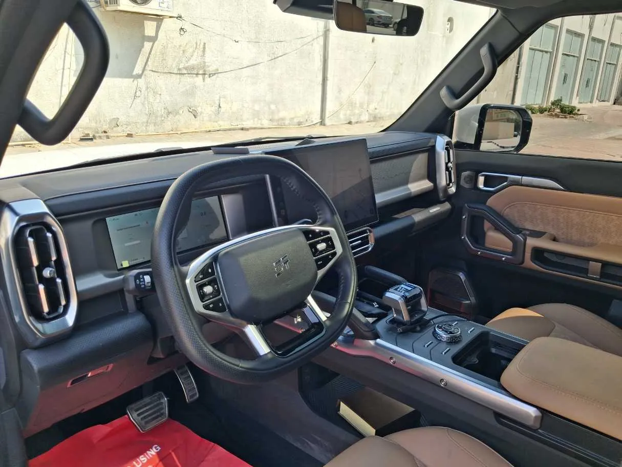 Car image 11
