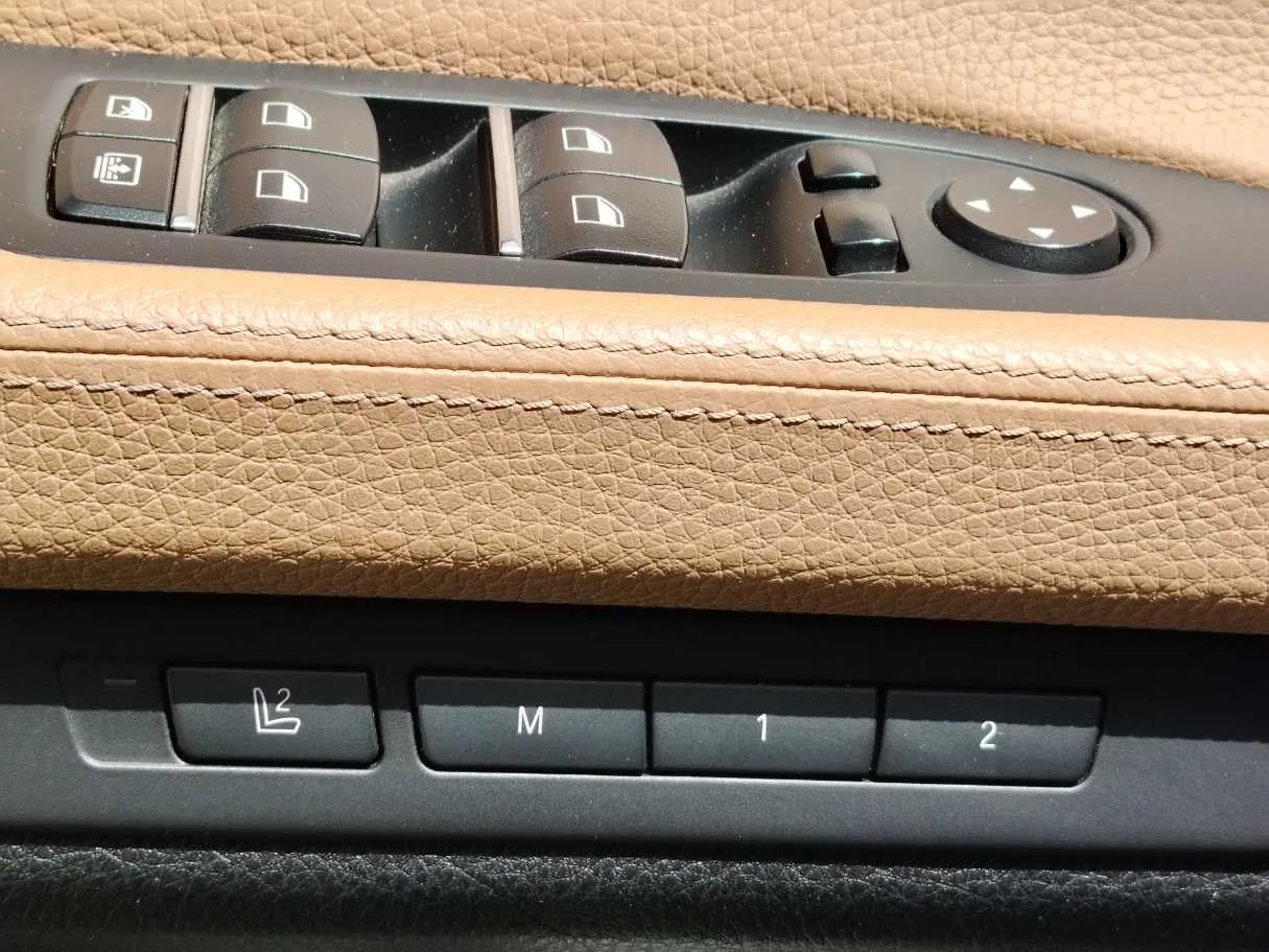 Car image 31